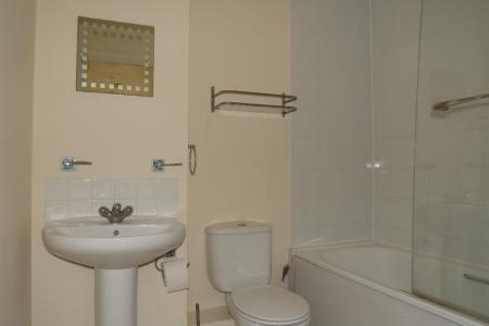 2 bedroom Flat to let in Amersham Road, Caversham, Reading, RG4