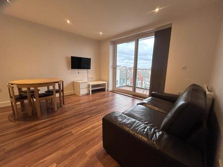2 bedroom Flat to let in Drake Way, Kennet Island, Reading, RG2