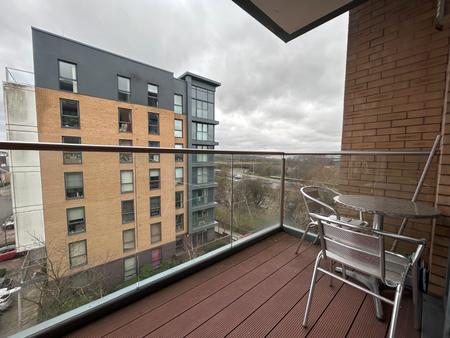 2 bedroom Flat to let in Drake Way, Kennet Island, Reading, RG2