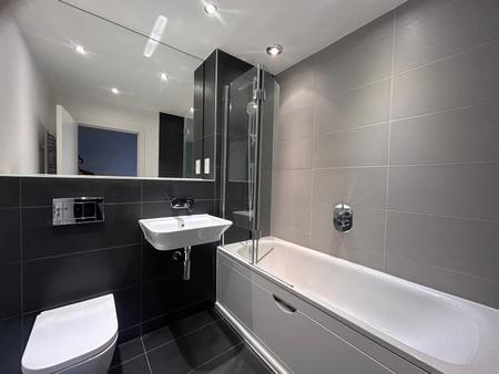 2 bedroom Flat to let in Drake Way, Kennet Island, Reading, RG2