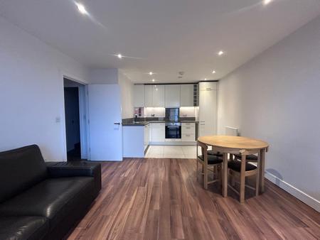 2 bedroom Flat to let in Drake Way, Kennet Island, Reading, RG2