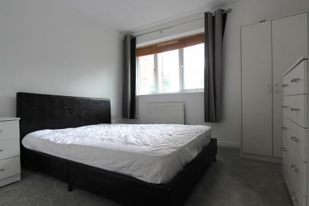 2 bedroom Flat to let in Temple Place, Reading, RG1