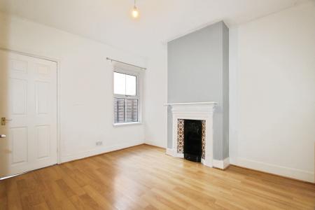 3 bedroom Terraced House for sale in Kensington Road, Reading, RG30
