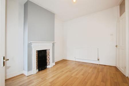 3 bedroom Terraced House for sale in Kensington Road, Reading, RG30