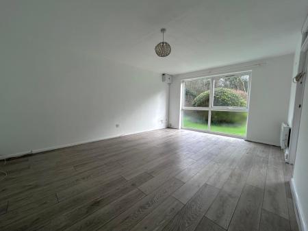 2 bedroom Flat to let in Southcote Road, Reading, RG30