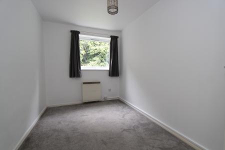2 bedroom Flat to let in Southcote Road, Reading, RG30