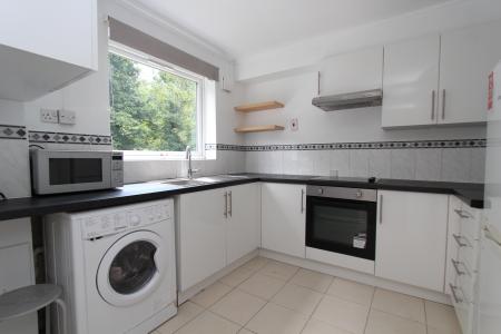 2 bedroom Flat to let in Southcote Road, Reading, RG30