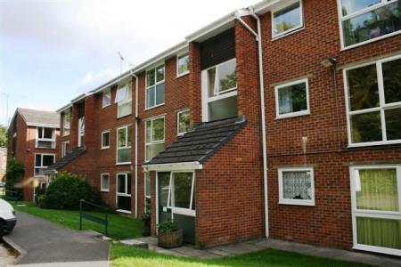 2 bedroom Flat to let in Southcote Road, Reading, RG30