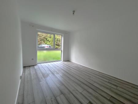 2 bedroom Flat to let in Southcote Road, Reading, RG30