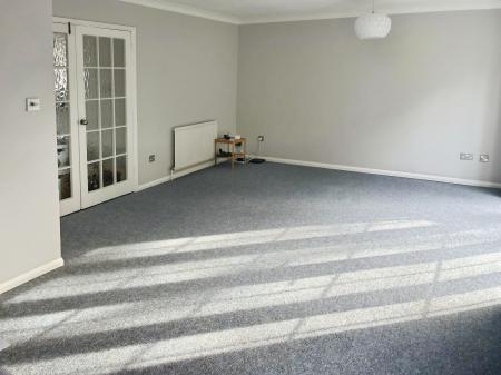 4 bedroom Semi-detached house to let in Bathurst Road, Winnersh, RG41