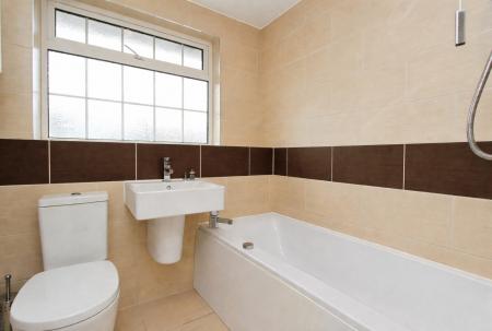 4 bedroom Semi-detached house to let in Bathurst Road, Winnersh, RG41