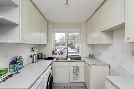 4 bedroom Semi-detached house to let in Bathurst Road, Winnersh, RG41