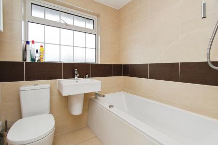 4 bedroom Semi-detached house to let in Bathurst Road, Winnersh, RG41