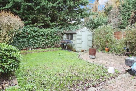 4 bedroom Semi-detached house to let in Bathurst Road, Winnersh, RG41