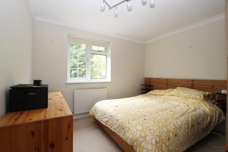 4 bedroom Semi-detached house to let in Bathurst Road, Winnersh, RG41