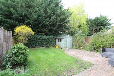 4 bedroom Semi-detached house to let in Bathurst Road, Winnersh, RG41