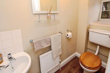 4 bedroom Semi-detached house to let in Bathurst Road, Winnersh, RG41