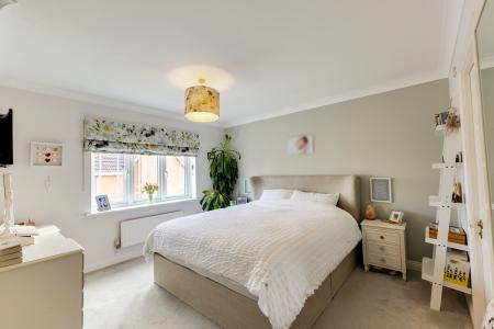 4 bedroom Detached house for sale in Hunters Way, Spencers Wood, Reading, RG7