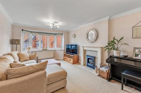4 bedroom Detached house for sale in Hunters Way, Spencers Wood, Reading, RG7