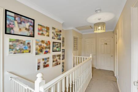 4 bedroom Detached house for sale in Hunters Way, Spencers Wood, Reading, RG7