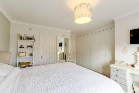 4 bedroom Detached house for sale in Hunters Way, Spencers Wood, Reading, RG7