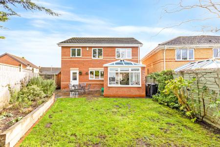 4 bedroom Detached house for sale in Hunters Way, Spencers Wood, Reading, RG7