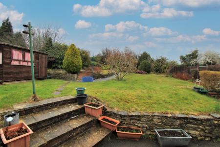 4 bedroom Detached house to let in Cockney Hill, Tilehurst, Reading, RG30