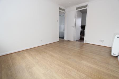 1 bedroom Flat to let in Willow Tree Glade, Calcot, Reading, RG31