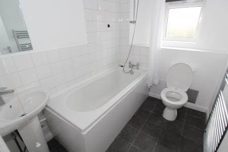 1 bedroom Flat to let in Willow Tree Glade, Calcot, Reading, RG31