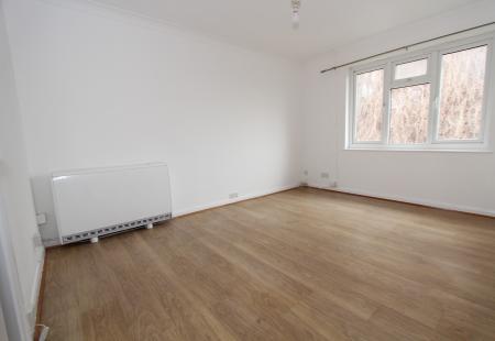 1 bedroom Flat to let in Willow Tree Glade, Calcot, Reading, RG31