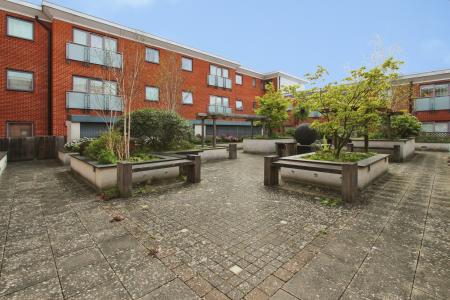 2 bedroom Flat for sale in Rushley Way, Reading, RG2