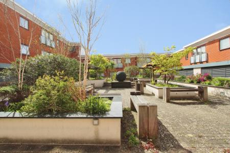 2 bedroom Flat for sale in Rushley Way, Reading, RG2