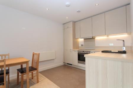 1 bedroom Flat to let in Drake Way, Kennet Island, Reading, RG2