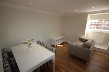 2 bedroom Flat to let in London Street, Reading, RG1