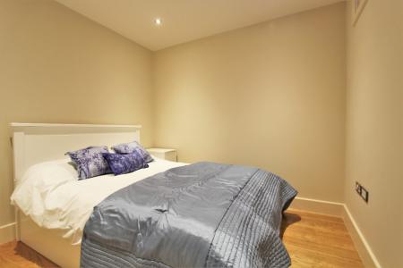 1 bedroom Flat to let in Cross Street, Reading, RG1