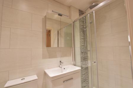 1 bedroom Flat to let in Cross Street, Reading, RG1