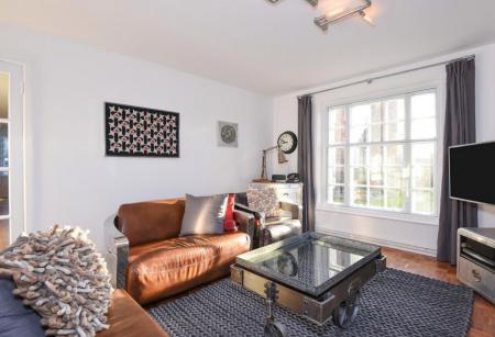 3 bedroom Flat to let in Fairmile, Henley, RG9