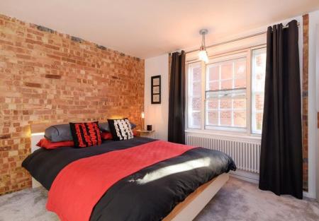 3 bedroom Flat to let in Fairmile, Henley, RG9