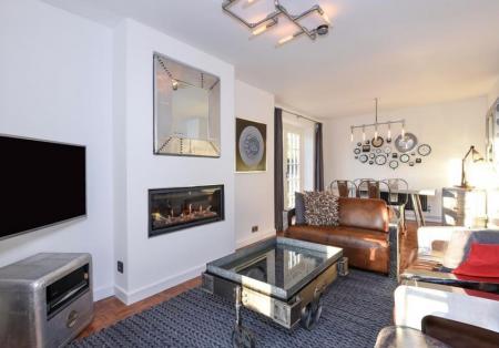 3 bedroom Flat to let in Fairmile, Henley, RG9