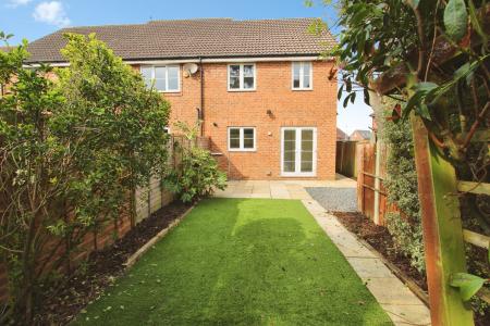 3 bedroom Terraced House for sale in Hilltop Gardens, Reading, Spencers Wood, RG7