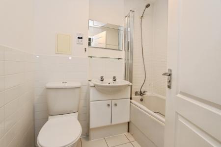 3 bedroom Terraced House for sale in Hilltop Gardens, Reading, Spencers Wood, RG7