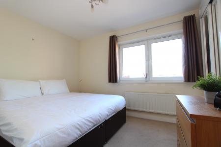 2 bedroom Flat to let in Whale Avenue, Reading, RG2