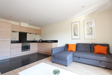 2 bedroom Flat to let in Whale Avenue, Reading, RG2