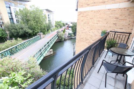 2 bedroom Flat to let in Blakes Quay, Gas Works Road, Reading, RG1