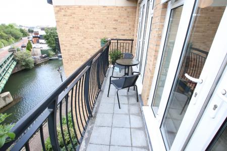 2 bedroom Flat to let in Blakes Quay, Gas Works Road, Reading, RG1