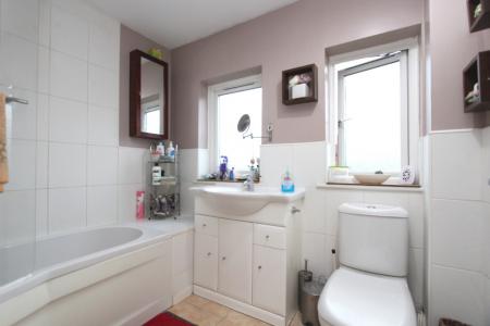 2 bedroom Terraced House to let in St Giles Close, Reading, RG1