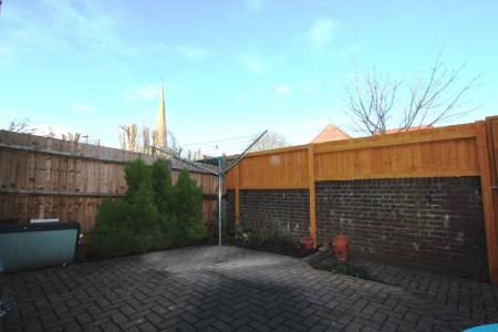 2 bedroom Terraced House to let in St Giles Close, Reading, RG1