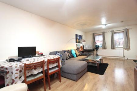 2 bedroom Terraced House to let in St Giles Close, Reading, RG1