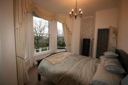 2 bedroom Flat to let in 17 St Peters Avenue, Caversham, Reading, RG4