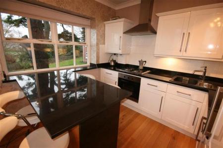 2 bedroom Flat to let in 17 St Peters Avenue, Caversham, Reading, RG4